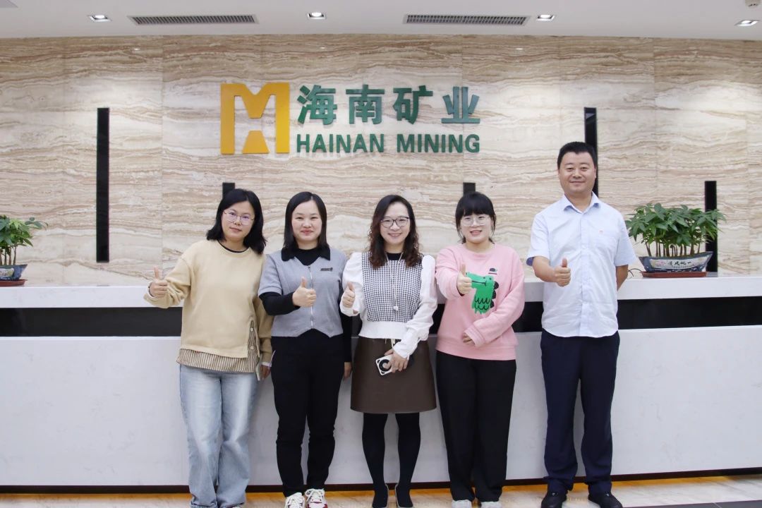 致敬“她”力量 海南礦業(yè)開展“國際婦女節(jié)”系列活動(dòng)1_20240309154033.jpg