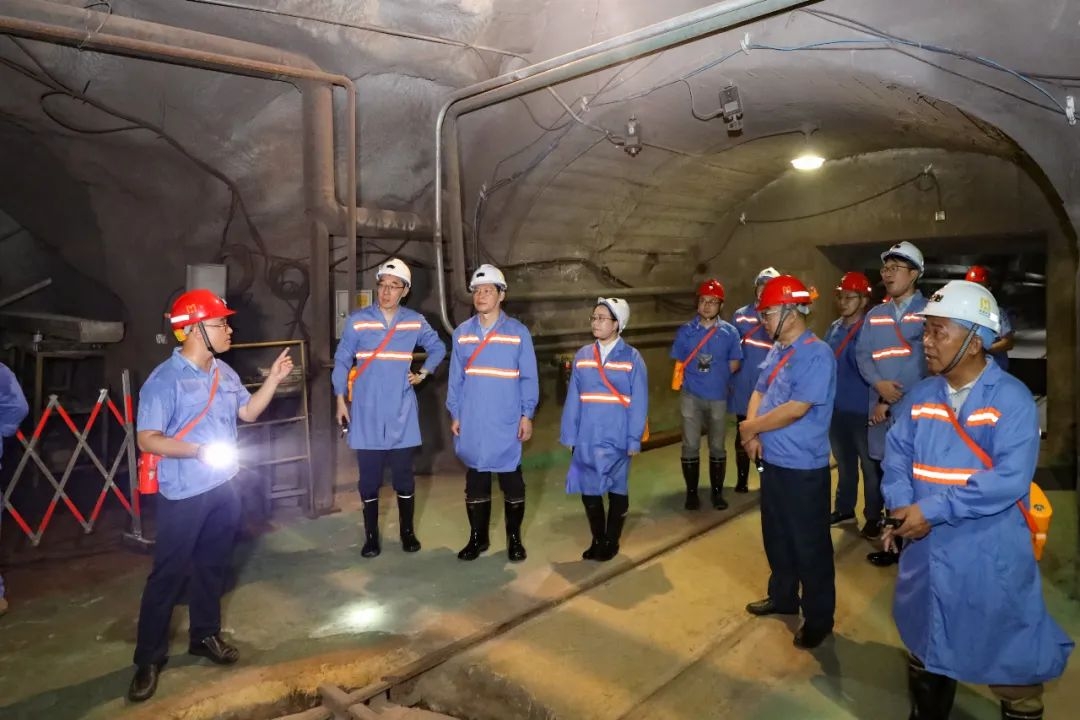 1719469432153962.jpg 昌江縣委書記陳儒茂到海南礦業(yè)調(diào)研1_副本.jpg