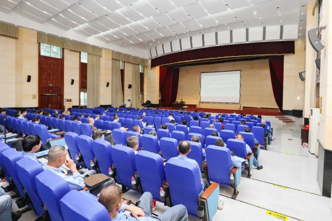 夯實(shí)安全生產(chǎn)根基 海南礦業(yè)舉辦安全生產(chǎn)知識培訓(xùn)班