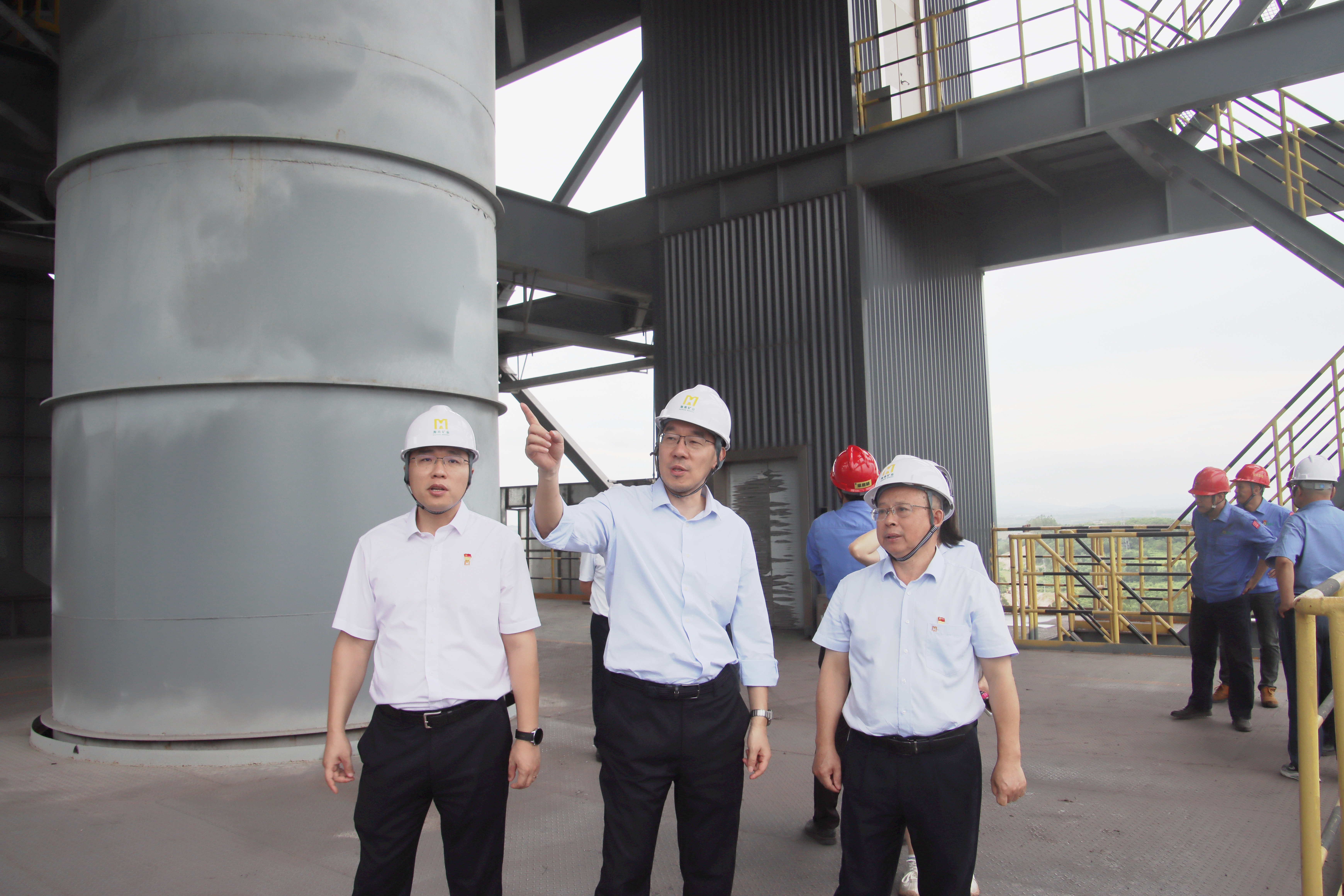海南礦業(yè)總裁滕磊一線督戰(zhàn)磁化焙燒技改項目